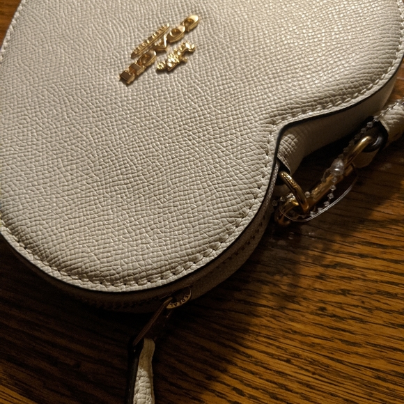 Coach Heart shaped clutch - Picture 5 of 5